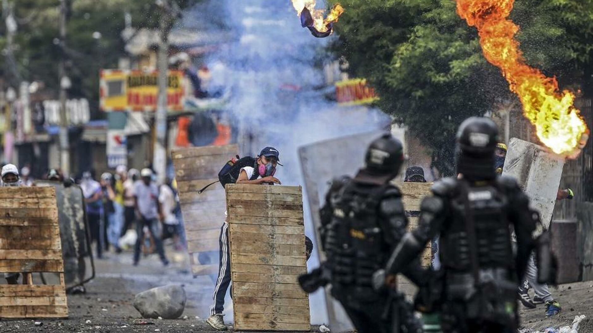 Disturbios contra la reforma tributaria en Cali (Colombia), el 29 de abril del 2021 - Sputnik Mundo, 1920, 30.04.2021