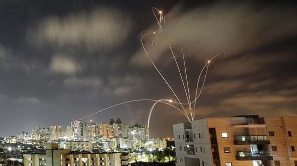 La Cúpula de Hierro israelí intercepta misiles lanzados desde Gaza - Sputnik Mundo