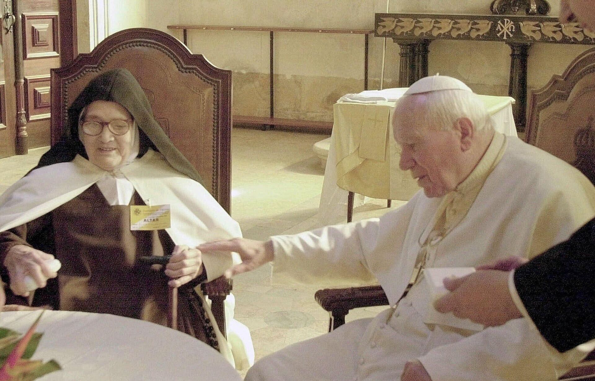 Lucia dos Santos junto al papa Juan Pablo II en 2000 - Sputnik Mundo, 1920, 13.05.2021