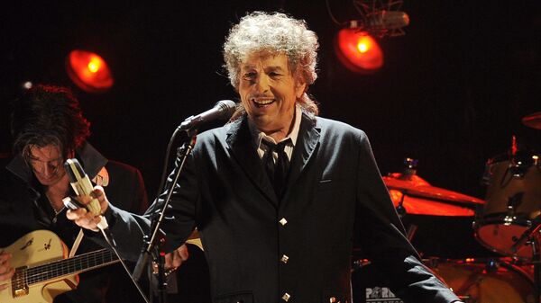 Боб Дилан выступает в Лос-Анджелесе - Sputnik Mundo