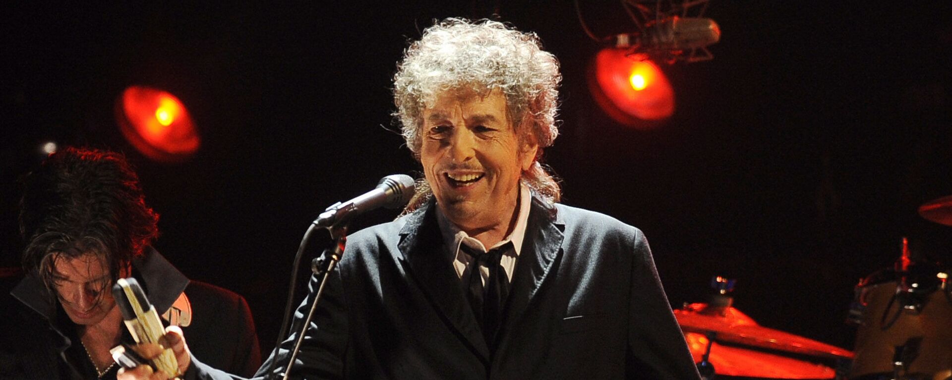 Боб Дилан выступает в Лос-Анджелесе - Sputnik Mundo, 1920, 24.05.2021