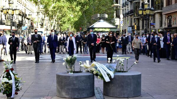 Homenaje a las víctimas de los atentados de Cataluña - Sputnik Mundo