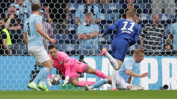 Timo Werner, delantero del Chelsea, intenta marcar un gol durante la final de la Liga de Campeones de la UEFA en Porto (Portugal), el 29 de mayo del 2021 - Sputnik Mundo
