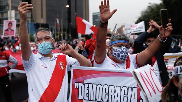 Una manifestación en vísperas de las elecciones presidenciales en Perú - Sputnik Mundo