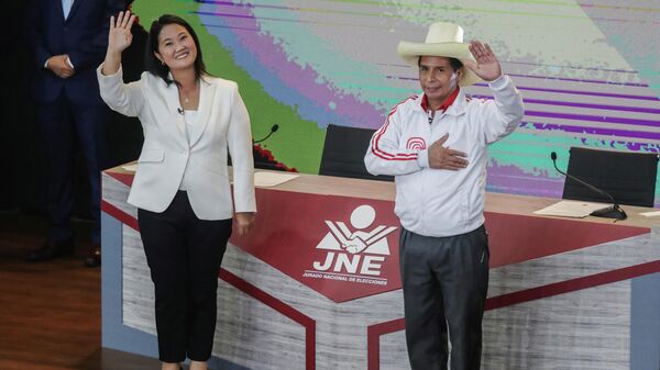 Los candidatos Keiko Fujimori (Fuerza Popular, derecha) Y Pedro Castillo (Perú Libre, izquierda) - Sputnik Mundo