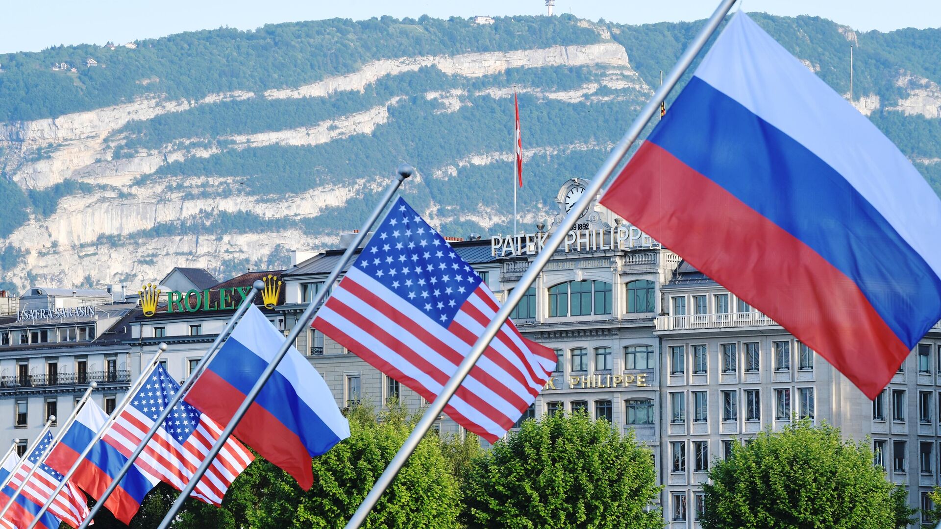Banderas de Rusia y EEUU en Ginebra - Sputnik Mundo, 1920, 10.01.2022