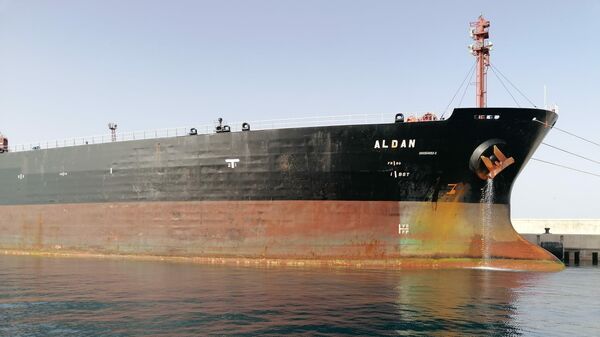 Retienen en España a un buque por descargar petróleo en el Atlántico - Sputnik Mundo