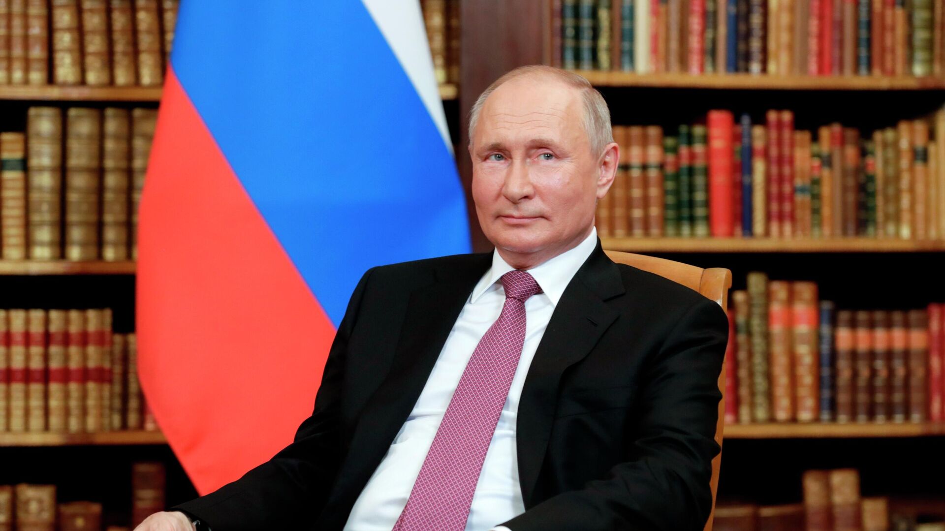 El presidente de Rusia, Vladímir Putin, en la cumbre con Joe Biden - Sputnik Mundo, 1920, 22.08.2021