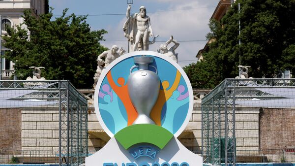 El logo de la UEFA en la Eurocopa 2020 - Sputnik Mundo