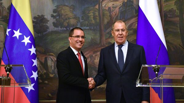Los ministros de Exteriores de Venezuela y Rusia, Jorge Arreaza y Serguéi Lavrov - Sputnik Mundo