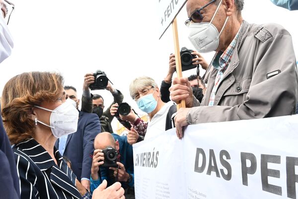Manifestantes frente a la residencia de verano de Franco - Sputnik Mundo