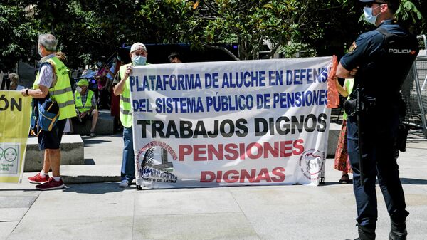 Protesta en defensa de las pensiones públicas - Sputnik Mundo