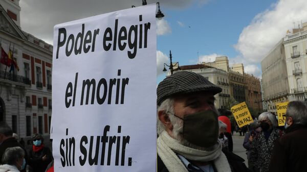 Conntración de Derecho a Morir Dignamente en la Puerta del Sol (Madrid) - Sputnik Mundo