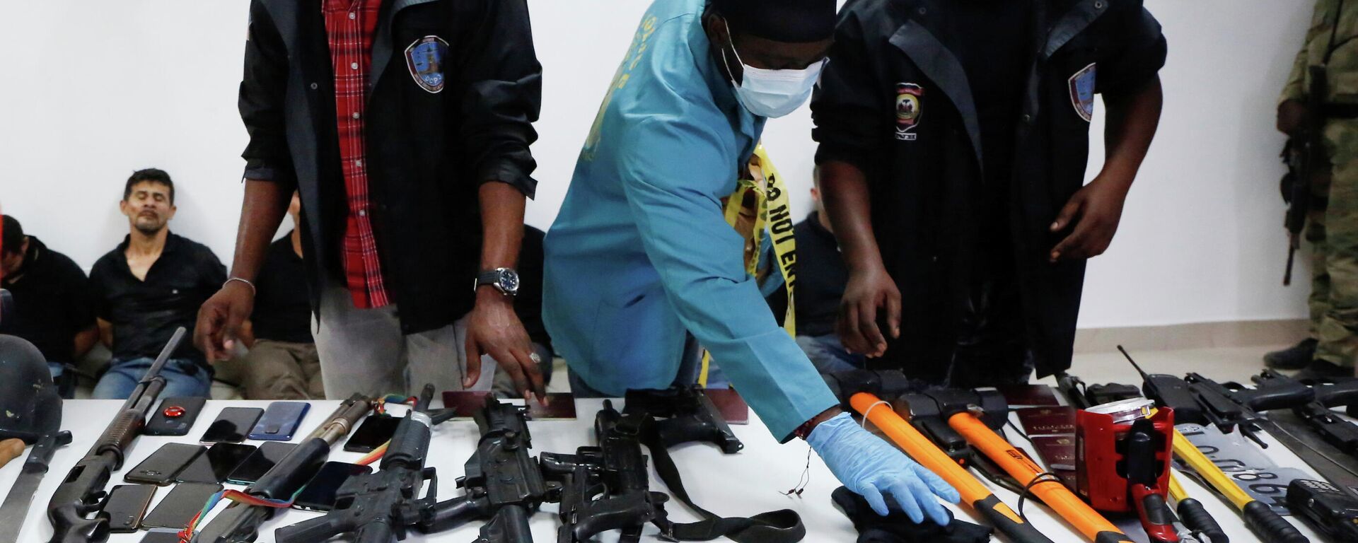Armas incautadas a los detenidos cómplices del asesinato del presidente haitiano, Jovenel Moise - Sputnik Mundo, 1920, 09.07.2021