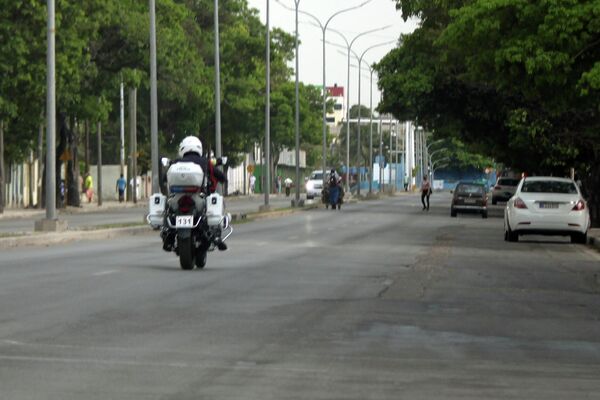 Policía de tránsito en moto, La Habana - Sputnik Mundo