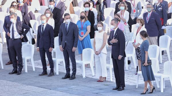 Acto de homenaje a las víctimas del COVID-19 en el Palacio Real - Sputnik Mundo
