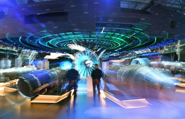 El stand de la Corporación Unida de Motores en el salón aeroespacial MAKS 2021. - Sputnik Mundo