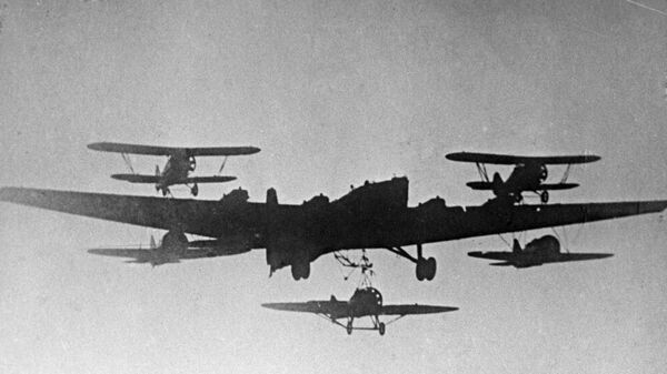 El bombardero Túpolev TB-3 del proyecto Zveno - Sputnik Mundo