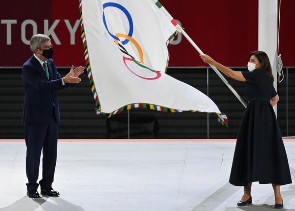 El presidente del Comité Olímpico Internacional (COI), Thomas Bach, en la ceremonia de clausura de los XXII Juegos Olímpicos. - Sputnik Mundo