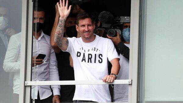 Lionel Messi, futbolista argentino, tras su llegada a París el 10 de agosto del 2021 - Sputnik Mundo