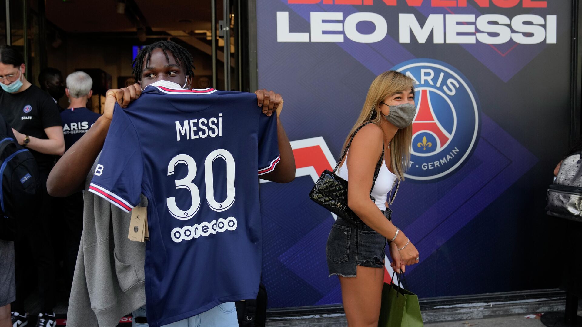 Venta camisetas Lionel Messi en París - Sputnik Mundo, 1920, 12.08.2021