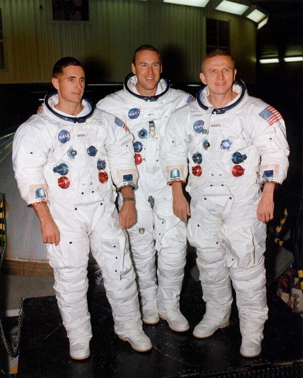 La tripulación del Apolo 8, Bill Anders (izq), Jim Lovell, Frank Borman - Sputnik Mundo