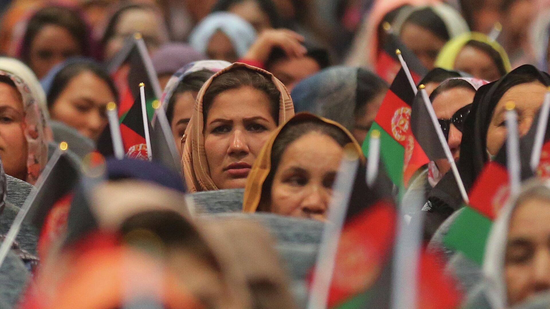 Mujeres afganas asisten a una campaña electoral en Kabul - Sputnik Mundo, 1920, 19.08.2021