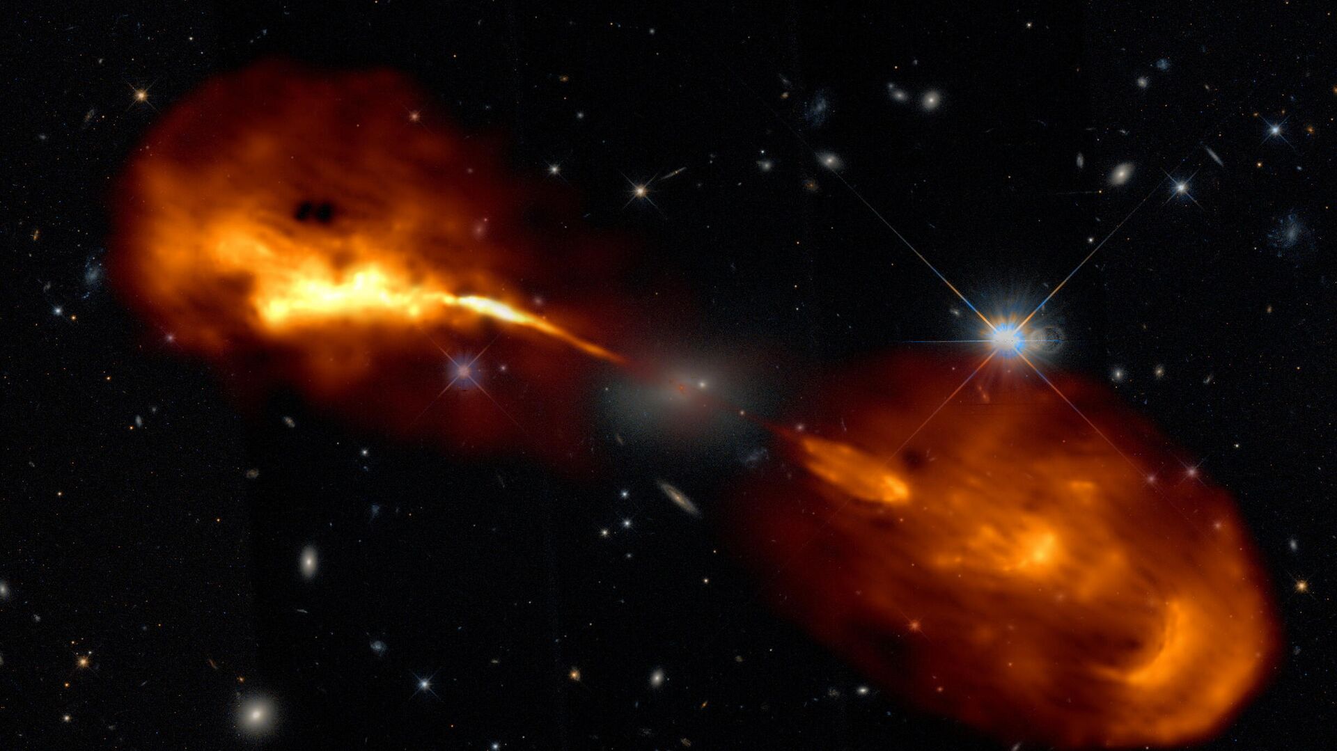 Galaxia Hercules A con agujero negro en el centro - Sputnik Mundo, 1920, 19.08.2021
