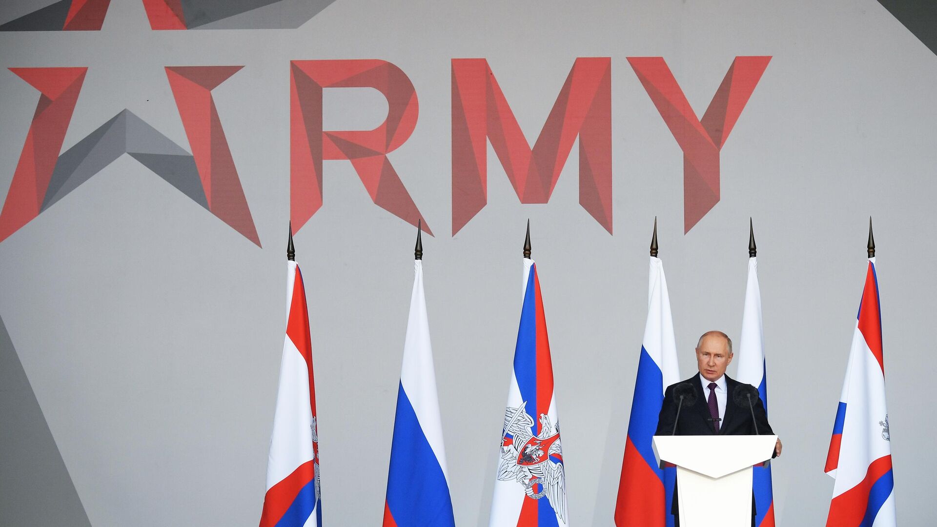 El presidente de Rusia, Vladímir Putin, inaugura el foro Army 2021 y los Juegos Militares Internacionales - Sputnik Mundo, 1920, 23.08.2021
