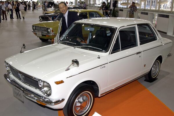El primer modelo de un Corolla salió al mercado en noviembre de 1966.  - Sputnik Mundo