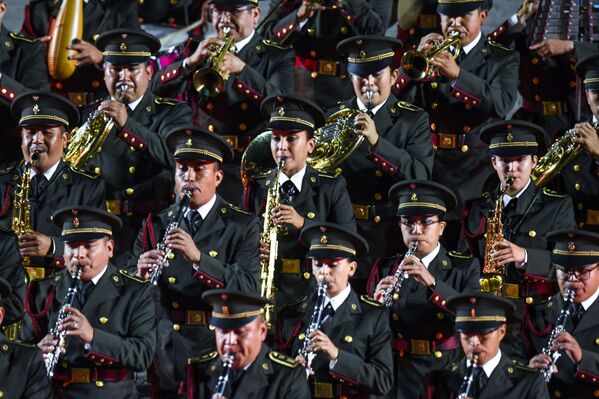 La banda militar del Ministerio de Defensa de México se presenta en la ceremonia de apertura del festival Torre Spásskaya en Moscú. La banda militar del Ministerio de Defensa de México se presenta en la ceremonia de apertura del festival Torre Spásskaya en Moscú. - Sputnik Mundo