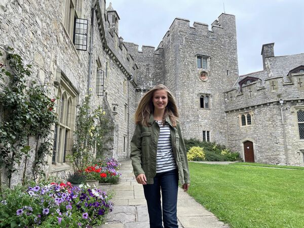 La Princesa Leonor en el castillo que alberga el UWC Atlantic College La Princesa Leonor en el castillo que alberga el UWC Atlantic College - Sputnik Mundo