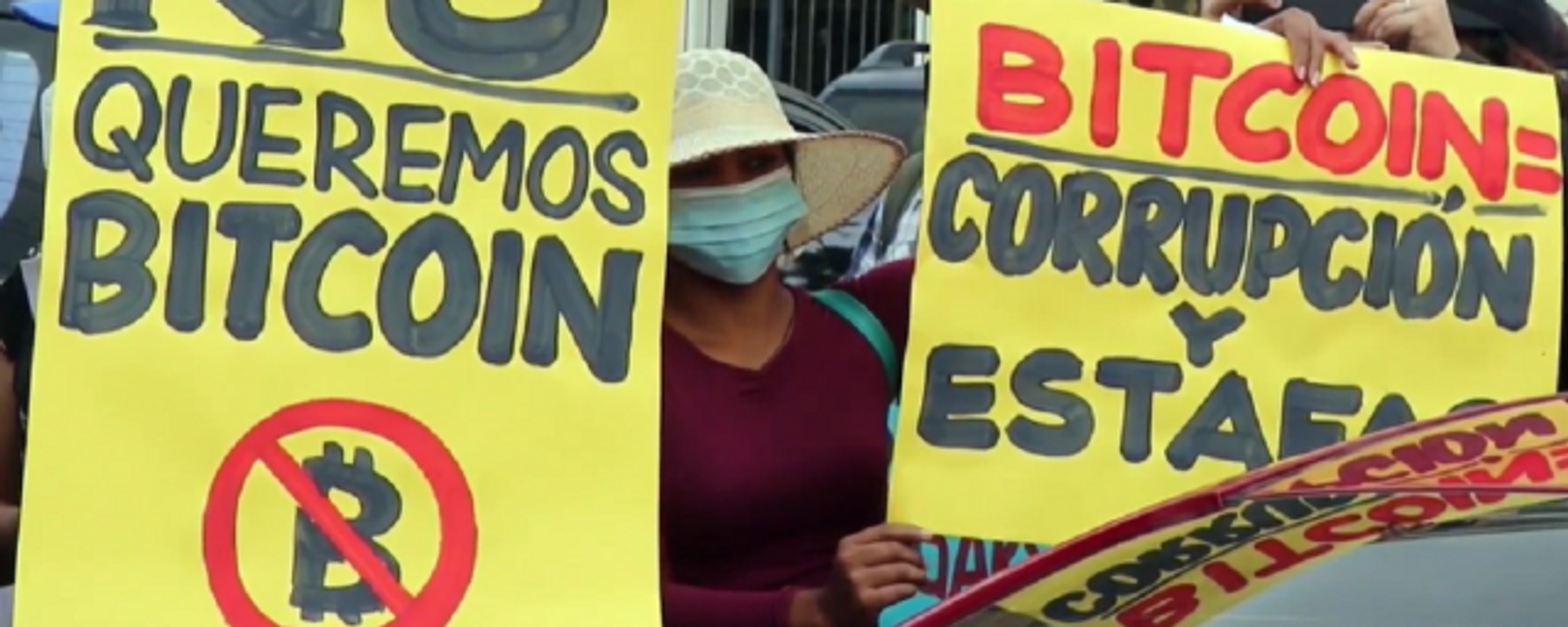 Protesta en San Salvador contra la polémica Ley Bitcóin - Sputnik Mundo, 1920, 03.09.2021