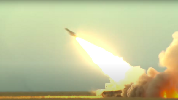 Rusia pone a prueba su nuevo sistema de defensa aérea Buk-M3 - Sputnik Mundo