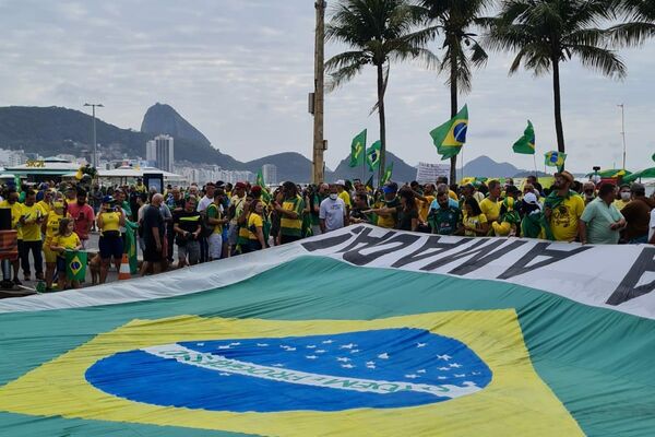 La manifestación en la playa de Copacabana, Río de Janeiro - Sputnik Mundo