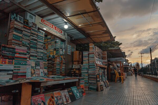 Libreros de Parque Centenario, Cartagena de Indias - Sputnik Mundo