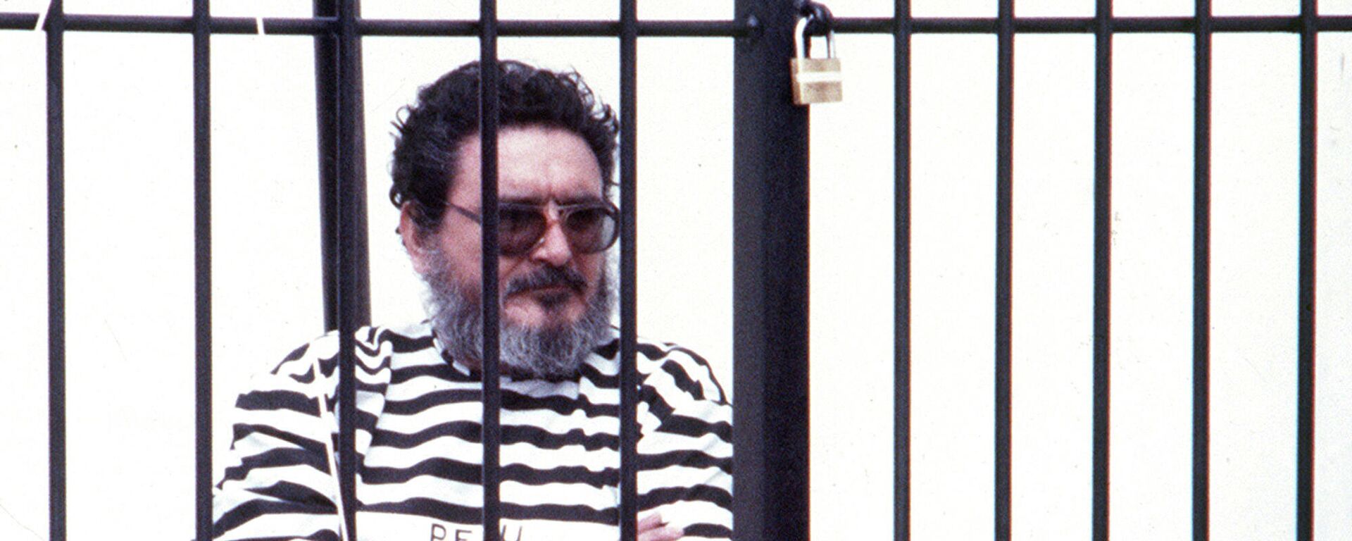Abimael Guzmán, líder de Sendero Luminoso, detenido en Lima (Perú), el septiembre de 1992 - Sputnik Mundo, 1920, 11.09.2021