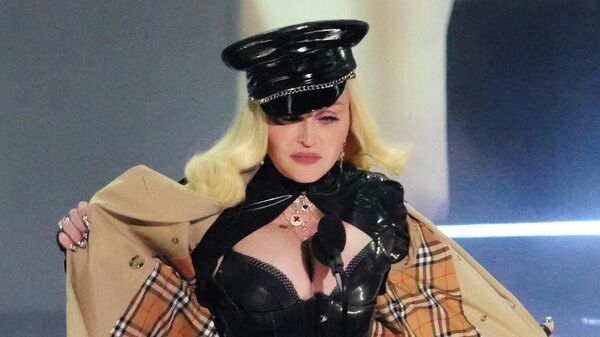 Madonna en el escenario de los VMAs - Sputnik Mundo