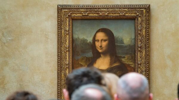 La pintura de la Mona Lisa en el museo del Louvre, en París - Sputnik Mundo