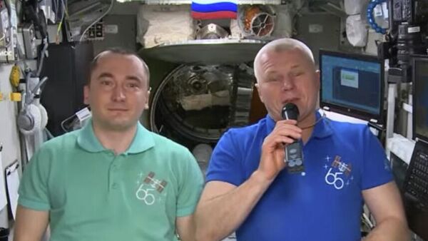 Piotr Dubrov y Oleg Novitski, cosmonautas rusos - Sputnik Mundo