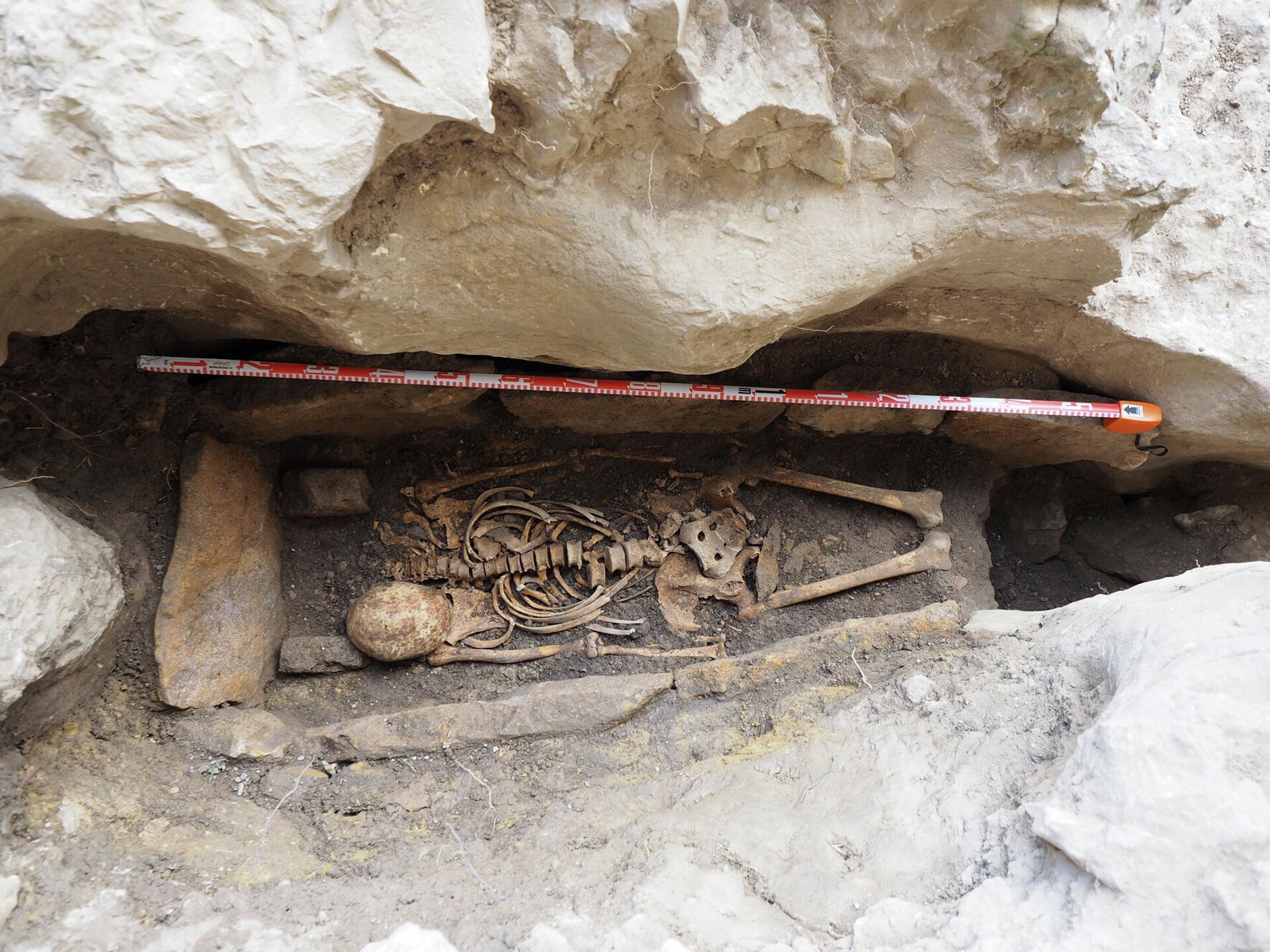 El esqueleto hallado cerca de la ermita de San Tirso y San Bernabé (Burgos) - Sputnik Mundo, 1920, 24.09.2021