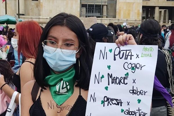 Feministas marchan en Colombia por la despenalización del aborto - Sputnik Mundo