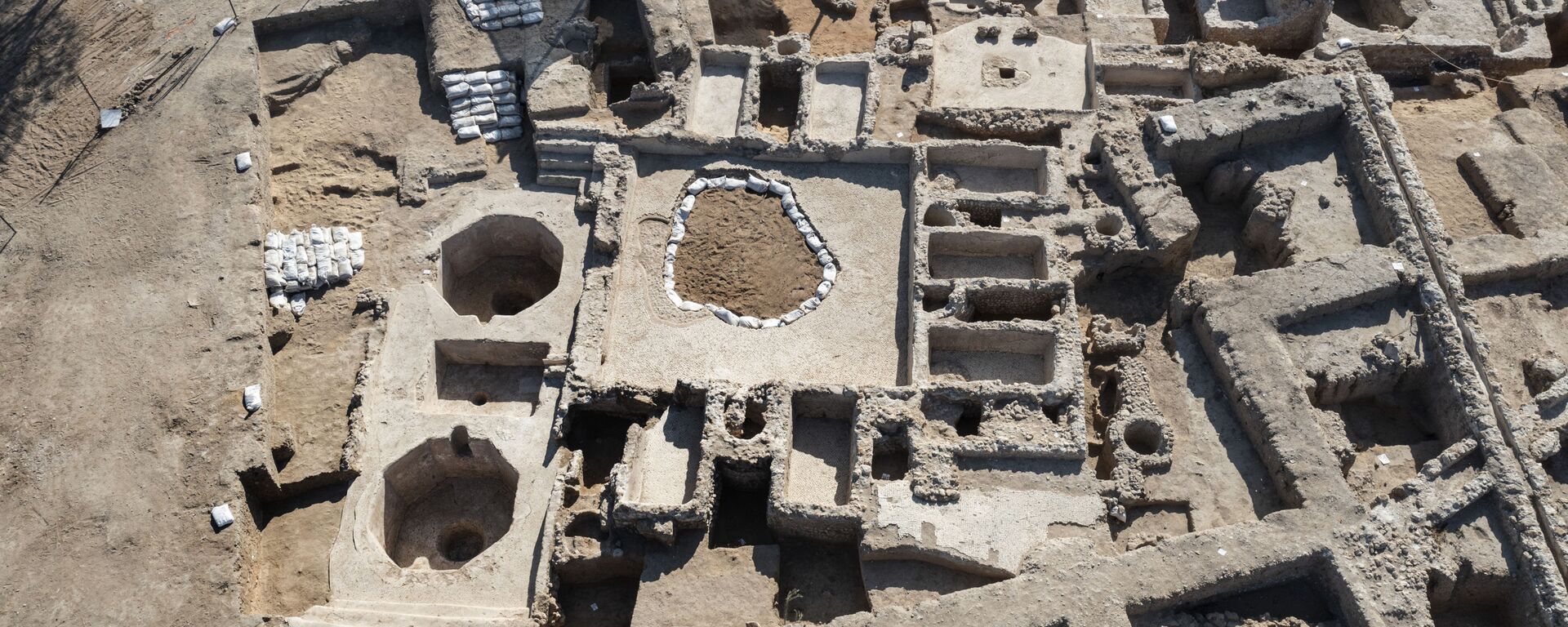 Древний винодельческий комплекс, построенный примерно 1500 лет назад в Явне, Израиль - Sputnik Mundo, 1920, 13.10.2021