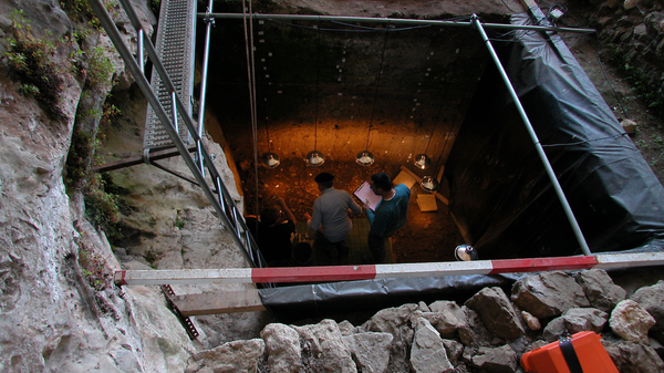 Excavación de la cueva de El Mirón (Cantabria) - Sputnik Mundo