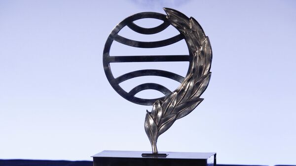 El Premio Planeta 2021 fue entregado a Carmen Mola - Sputnik Mundo