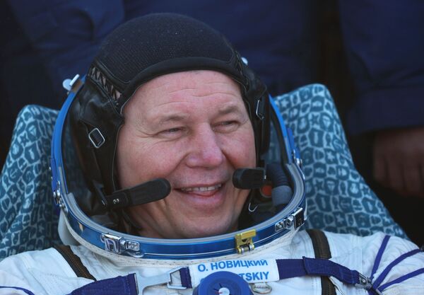 El  cosmonauta Oleg Novitski tras el aterrizaje del Soyuz MS-18. - Sputnik Mundo