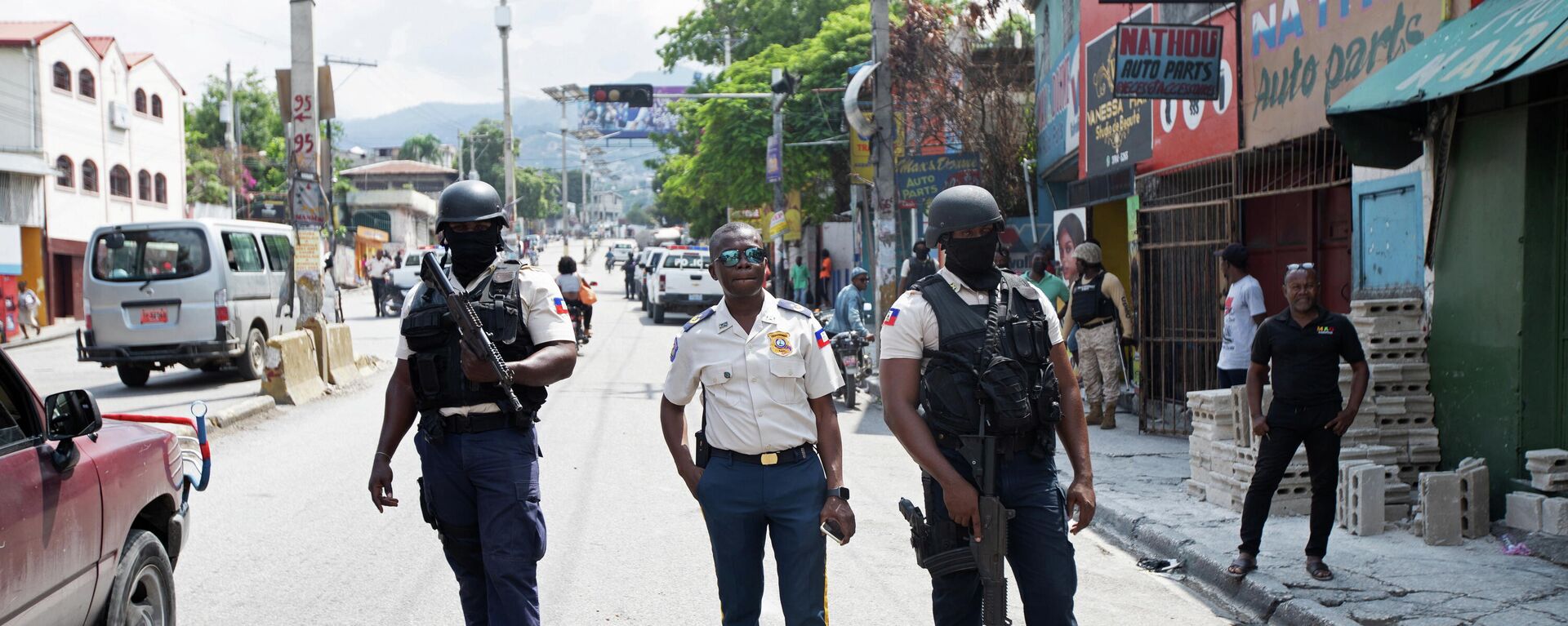 Policía en una calle de Puerto Príncipe, Haití - Sputnik Mundo, 1920, 18.10.2021
