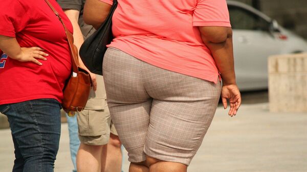 Personas con obesidad y sobrepeso - Sputnik Mundo