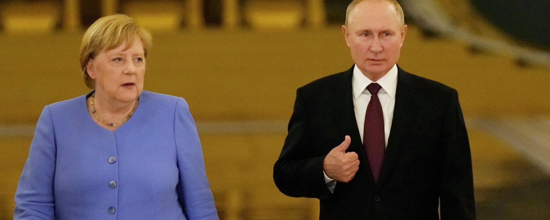  La canciller alemana en funciones, Angela Merkel, y el presidente de Rusia, Vladímir Putin - Sputnik Mundo, 1920, 10.11.2021