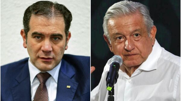 Lorenzo Córdova, presidente consejero del INE, y Andrés Manuel López Obrador, presidente de México - Sputnik Mundo